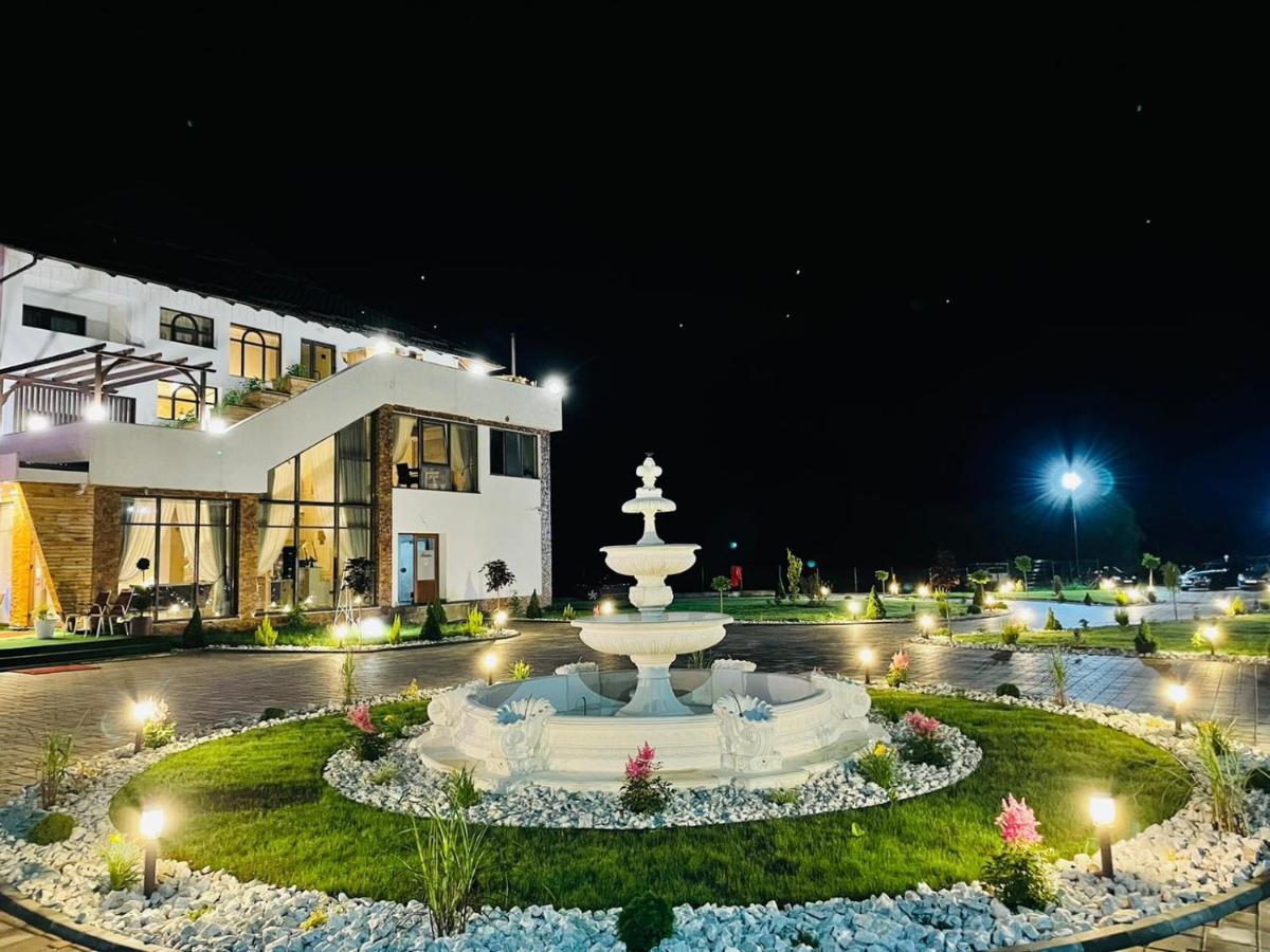 Gradina Mariajelor Hotel Câmpulung Moldovenesc Exterior photo